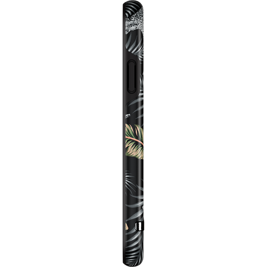 Richmond & Finch Black Marble iPhone XR/11